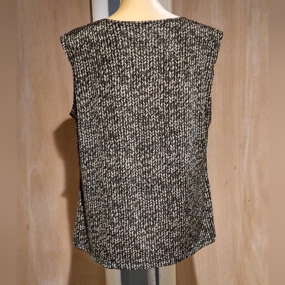 Jennie Marlis Drape Neck Style - Picture 2 of 7